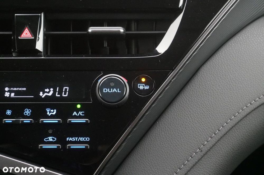 Toyota Camry 2.5 Hybrid Comfort CVT - 19