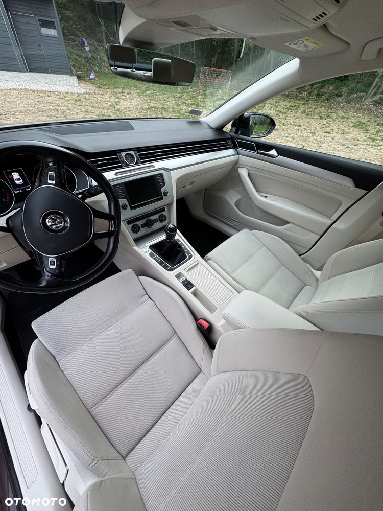 Volkswagen Passat 2.0 TDI BMT Comfortline - 8
