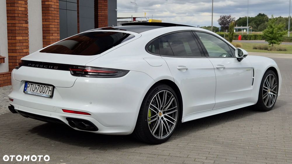 Porsche Panamera 4 E-Hybrid - 8