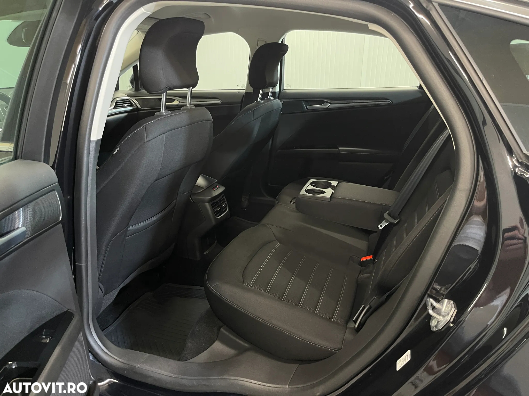 Ford Mondeo 2.0 HEV Titanium - 10