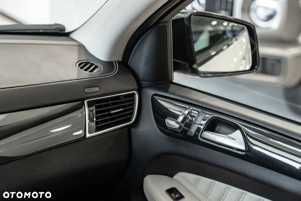 Mercedes-Benz GLE 350 d 4-Matic - 32