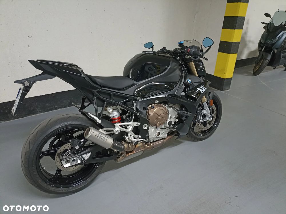 BMW S - 4