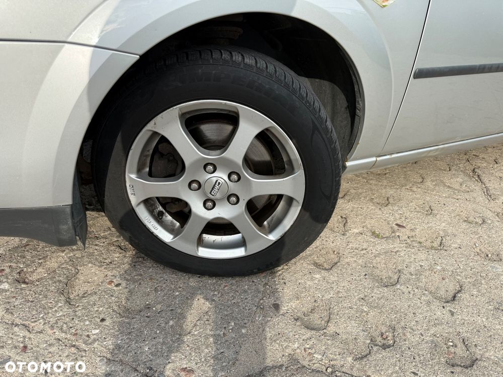 Ford Mondeo 2.0 Ghia - 10