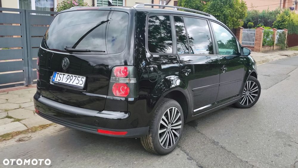 Volkswagen Touran 2.0 TDI DPF Highline - 3
