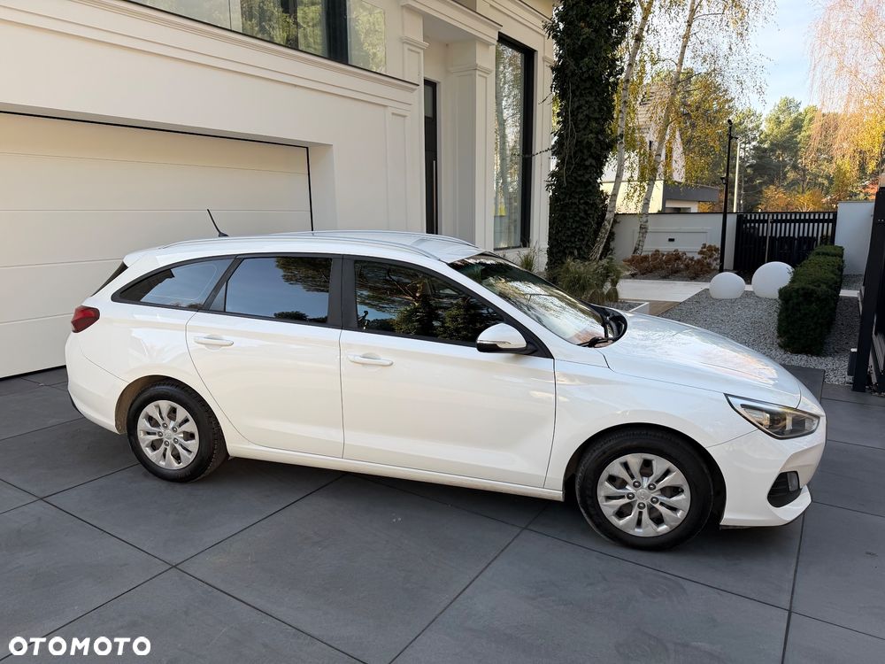 Hyundai i30 1.6 D Classic + - 3