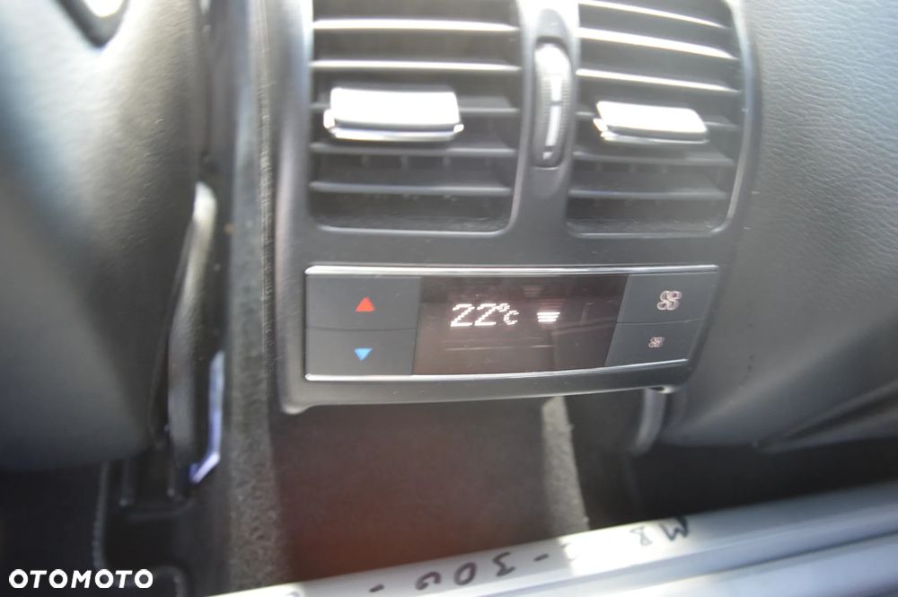 Mercedes-Benz Klasa C 280 7G-TRONIC Avantgarde Sport Edition - 18