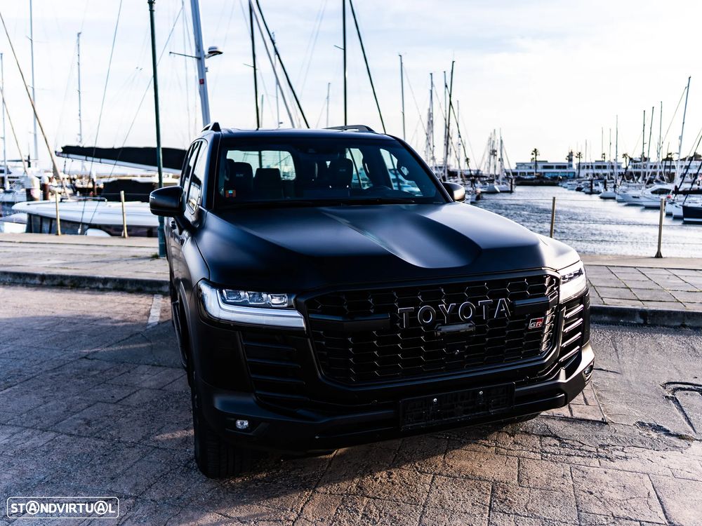 Toyota Land Cruiser - 3