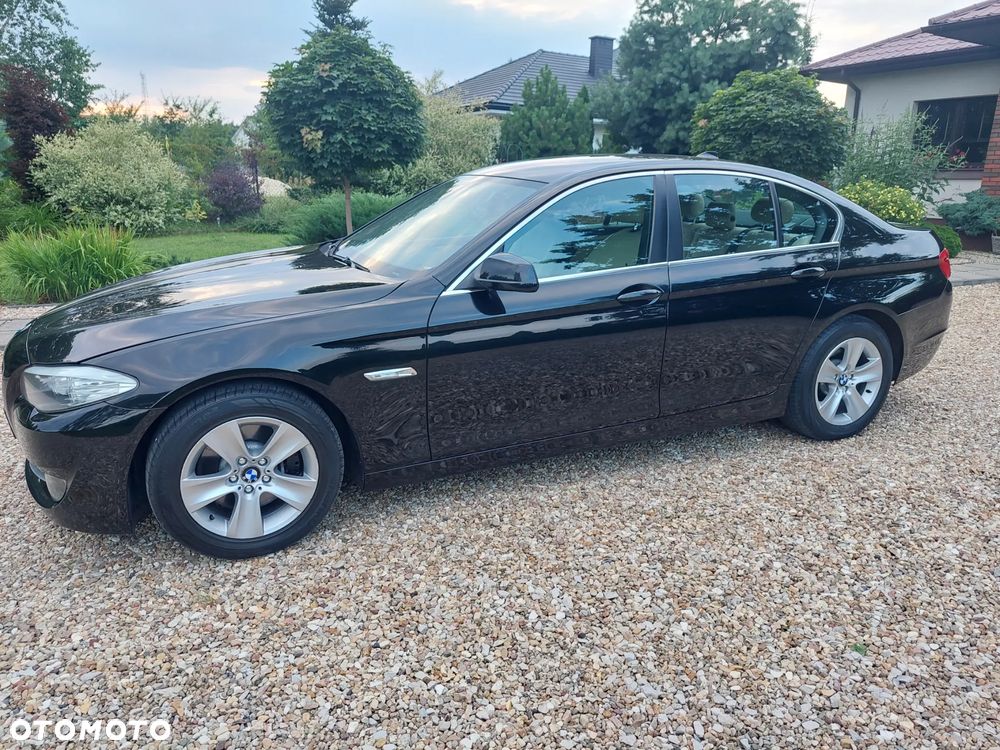 BMW Seria 5 528i - 40