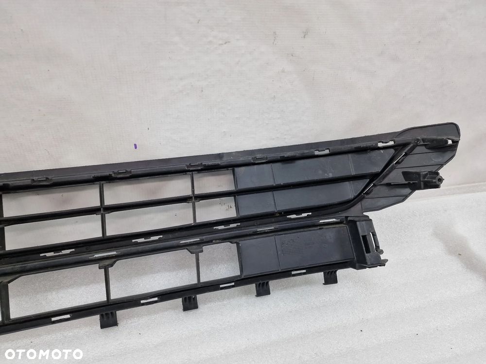 VW POLO VI 2G0 17- KRATKA ŚRODKOWA , NR 2G0853677L , NR AUKCJI KR524 - 12