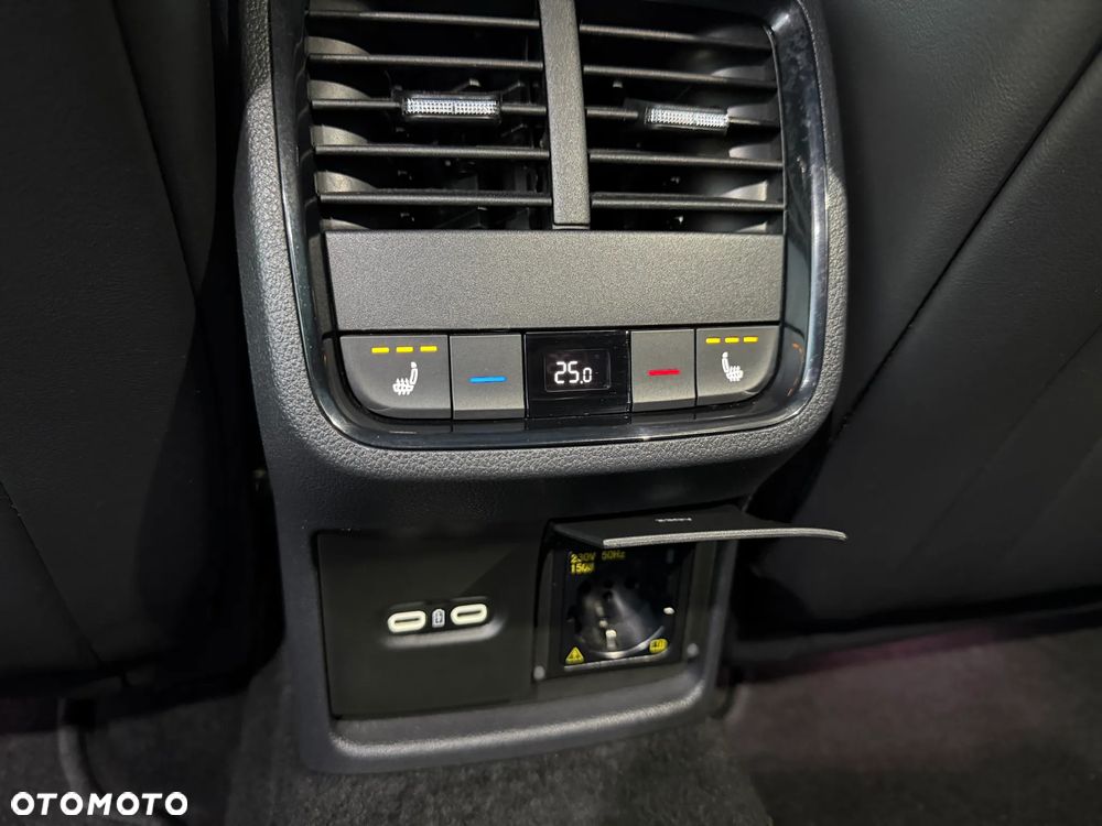 Skoda Octavia 2.0 TDI RS DSG - 25
