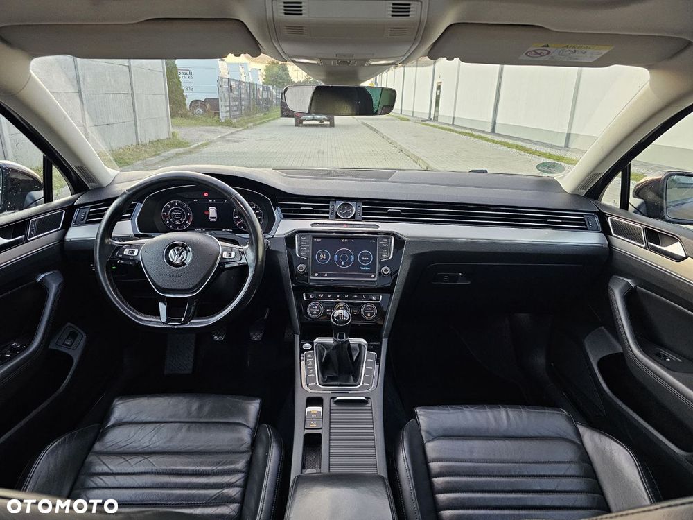 Volkswagen Passat - 26
