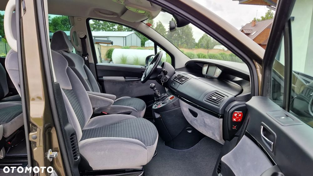Citroën C8 2.0 HDi Exclusive - 11