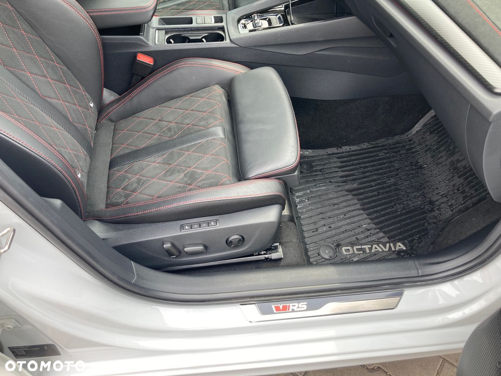 Skoda Octavia 2.0 TSI RS DSG - 5