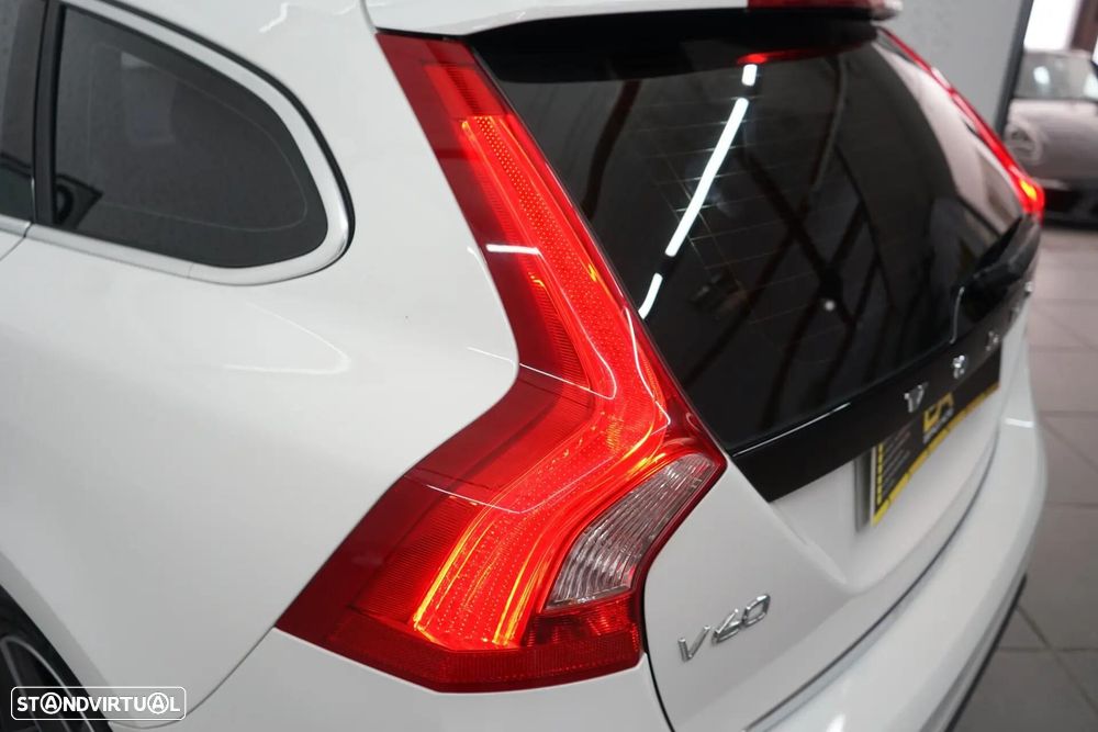 Volvo V60 2.4 D6 R-Design AWD Phev - 16