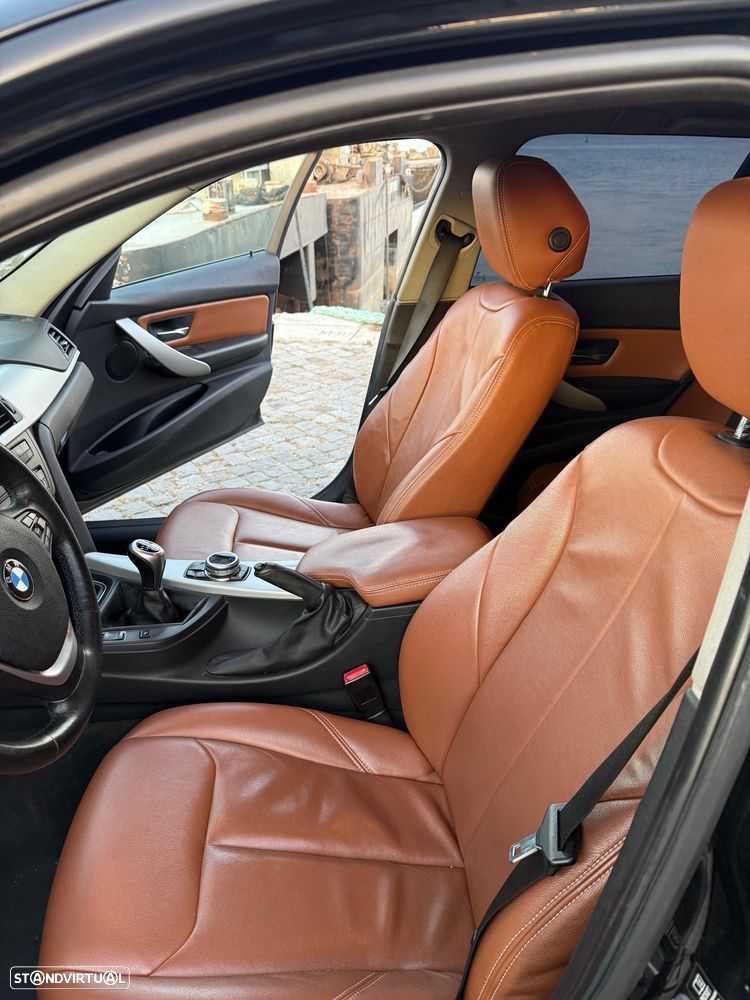 BMW 320 d Sport Line - 15