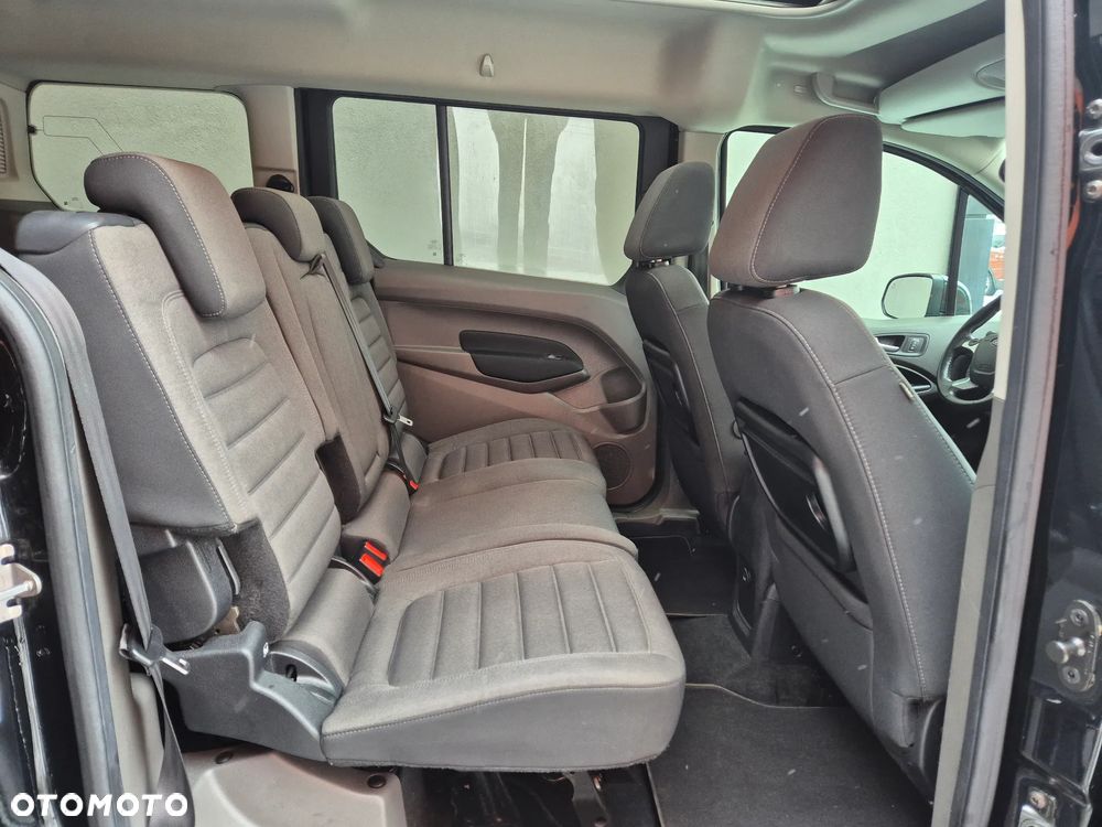Ford Tourneo Connect Grand - 23