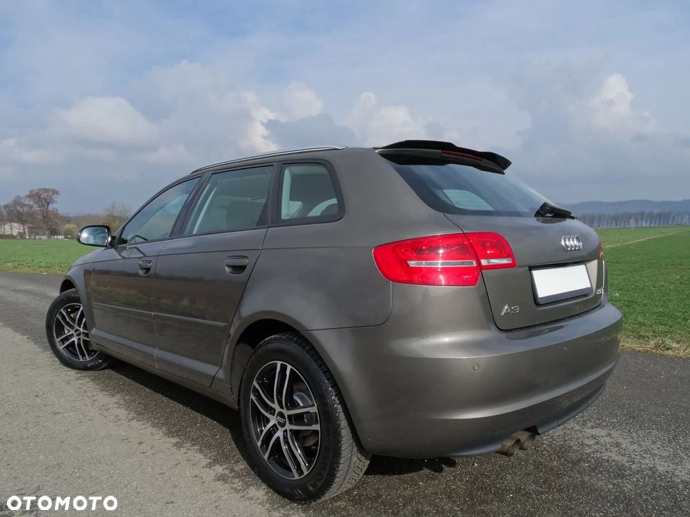 Audi A3 Sportback 2.0 TDI DPF Attraction - 4