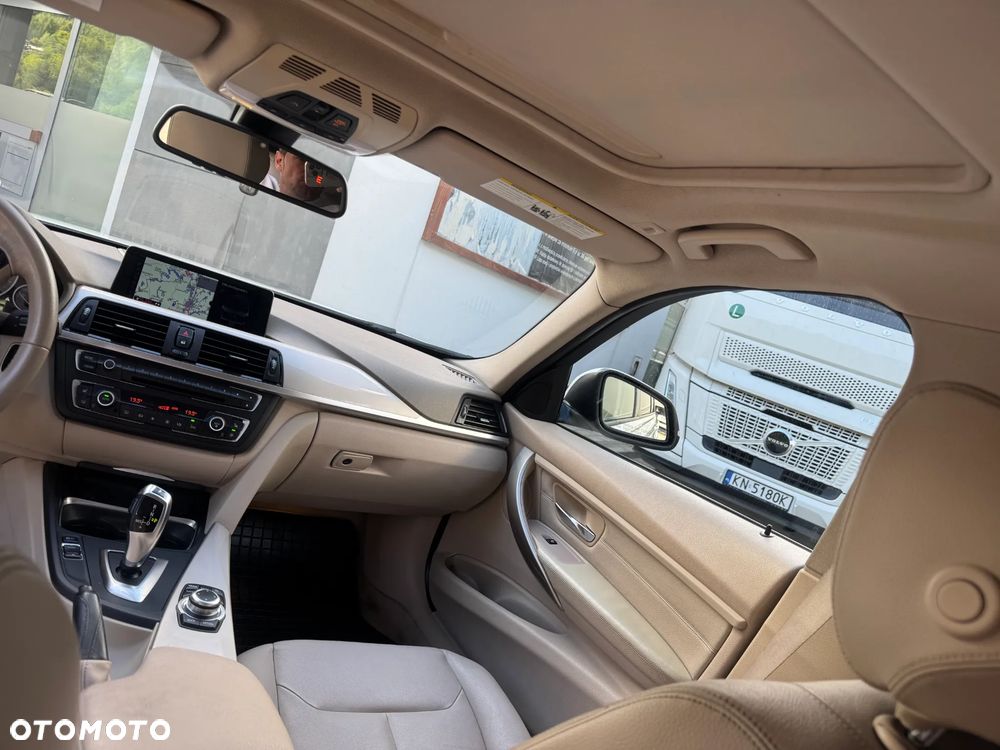BMW Seria 3 328i Sport-Aut Modern Line - 13