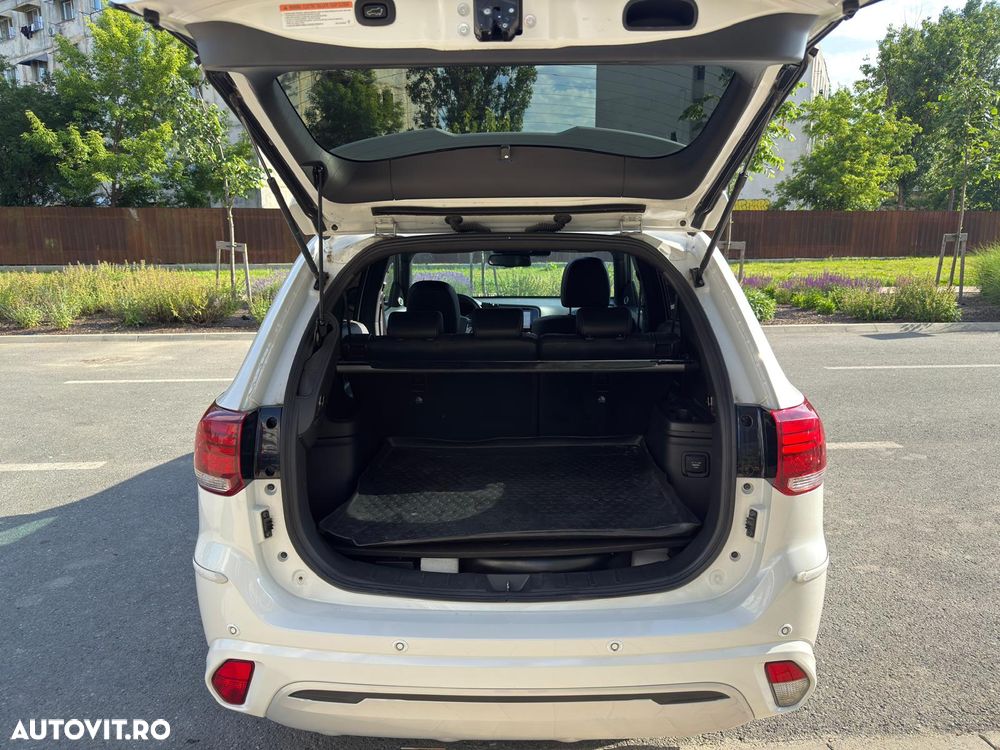 Mitsubishi Outlander PHEV 2.4 L 4X4 Instyle+ - 6