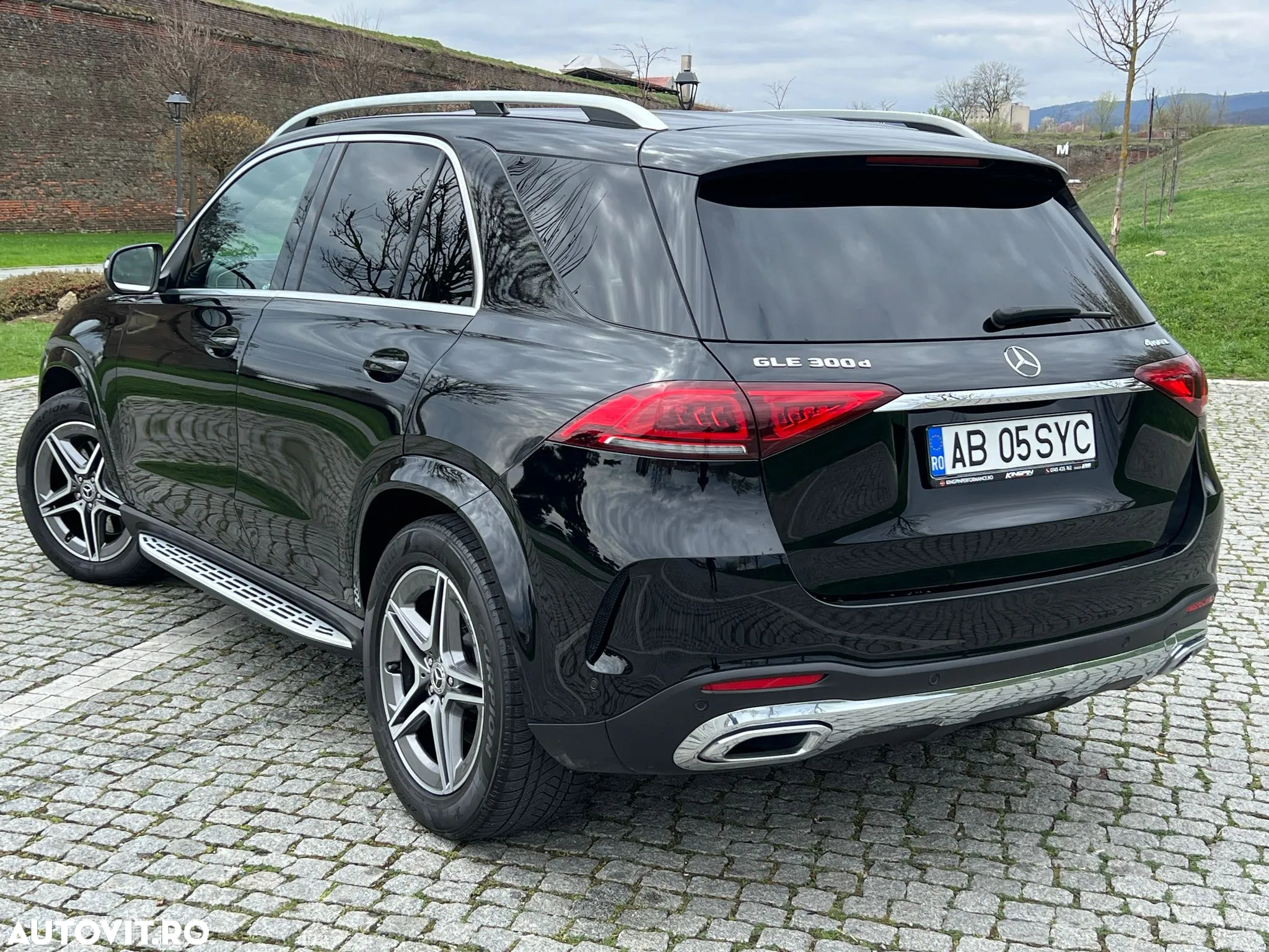 Mercedes-Benz GLE 300 d 4MATIC - 11