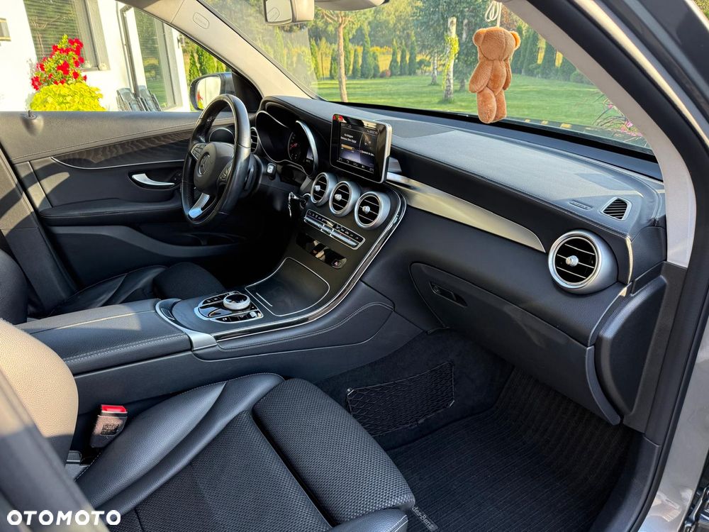 Mercedes-Benz GLC - 25