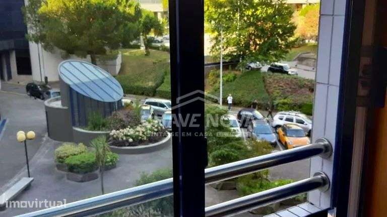 Apartamento T2 Mobilado para Arrendamento – Rua de Calouste Gulbenkian - Grande imagem: 2/12