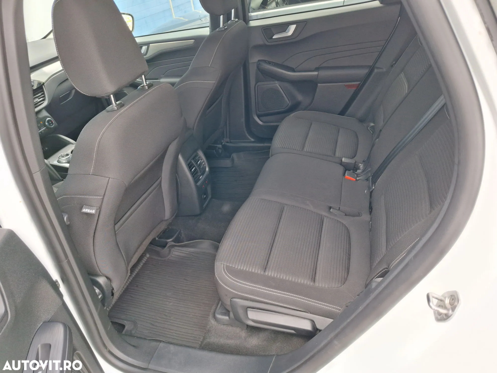 Ford Kuga - 11