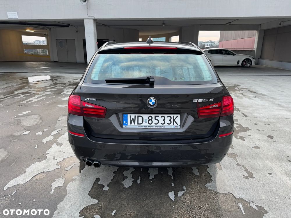 BMW Seria 5 525d xDrive - 4