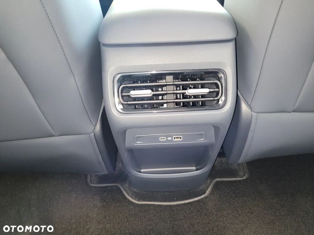 Geely Starray EM-i 1.5 PHEV Pro - 10