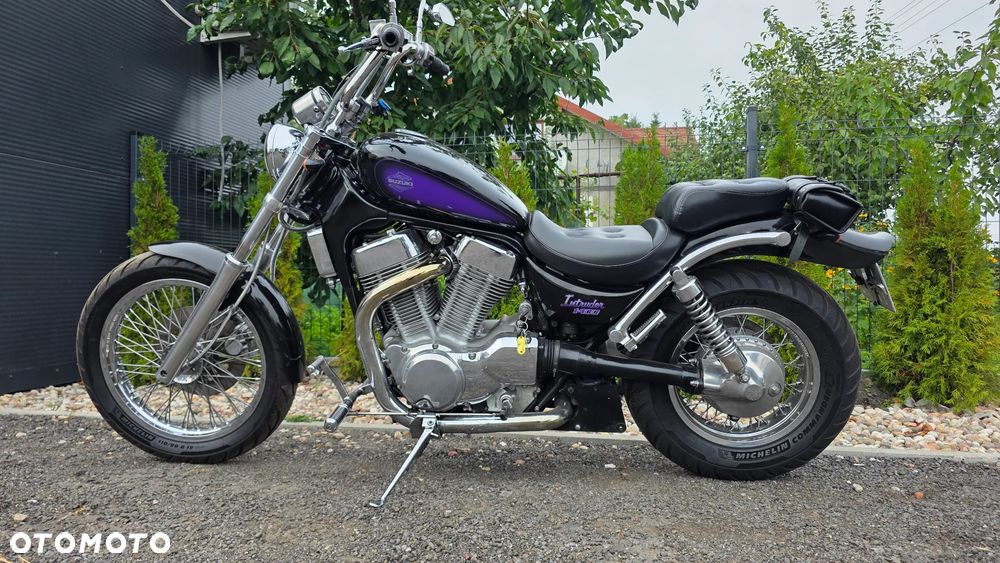 Suzuki Intruder - 1