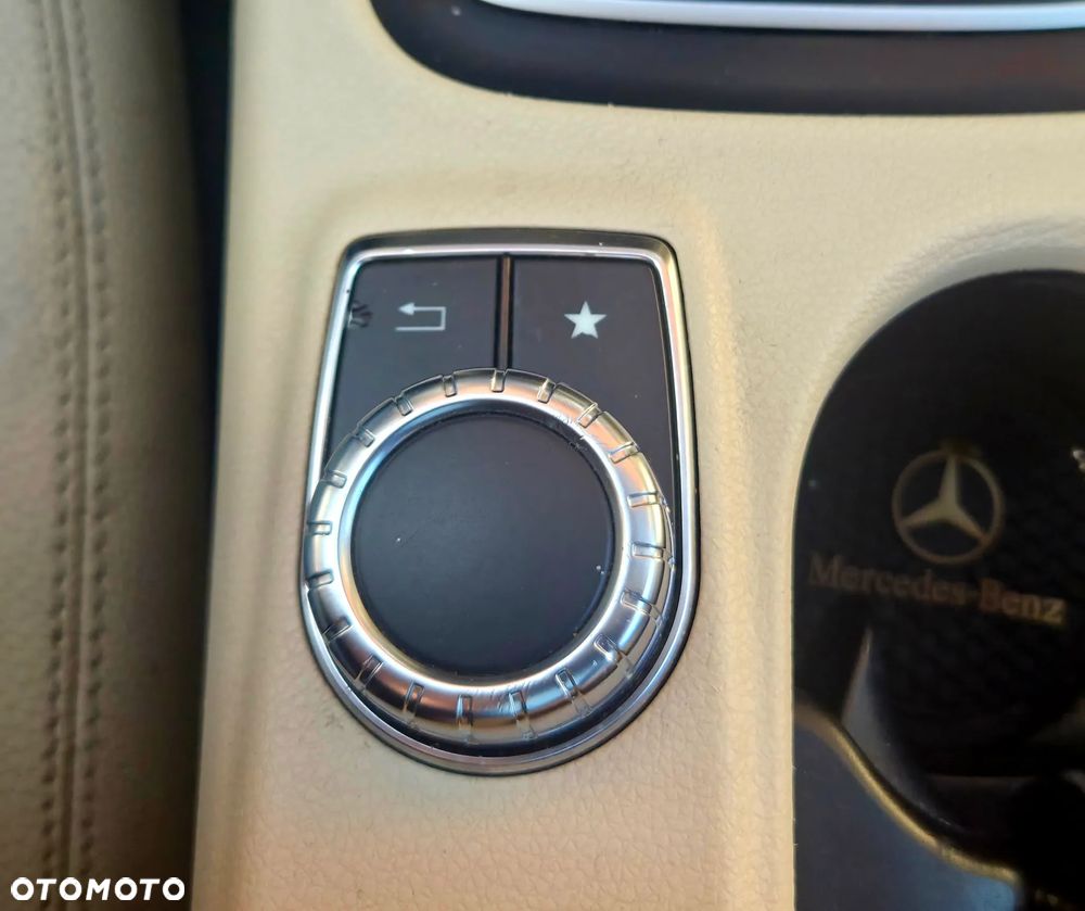 Mercedes-Benz GLA 250 4Matic 7G-DCT AMG Line - 15