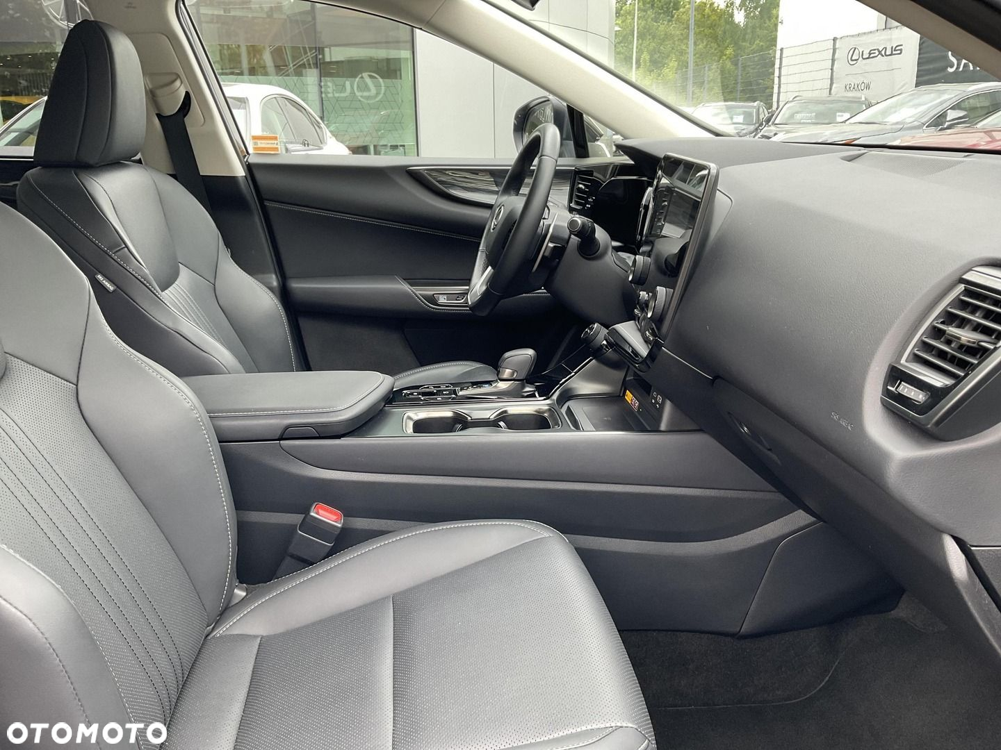 Lexus NX - 14