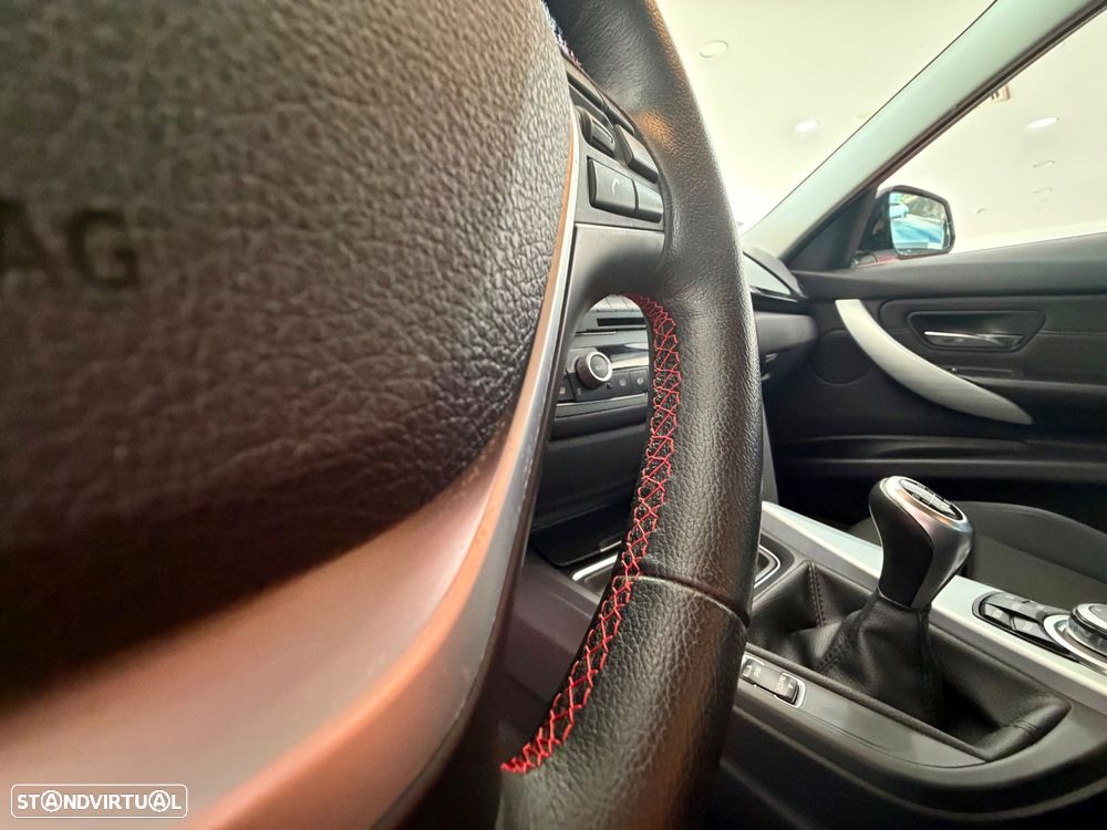 BMW 320 d Sport Line - 13