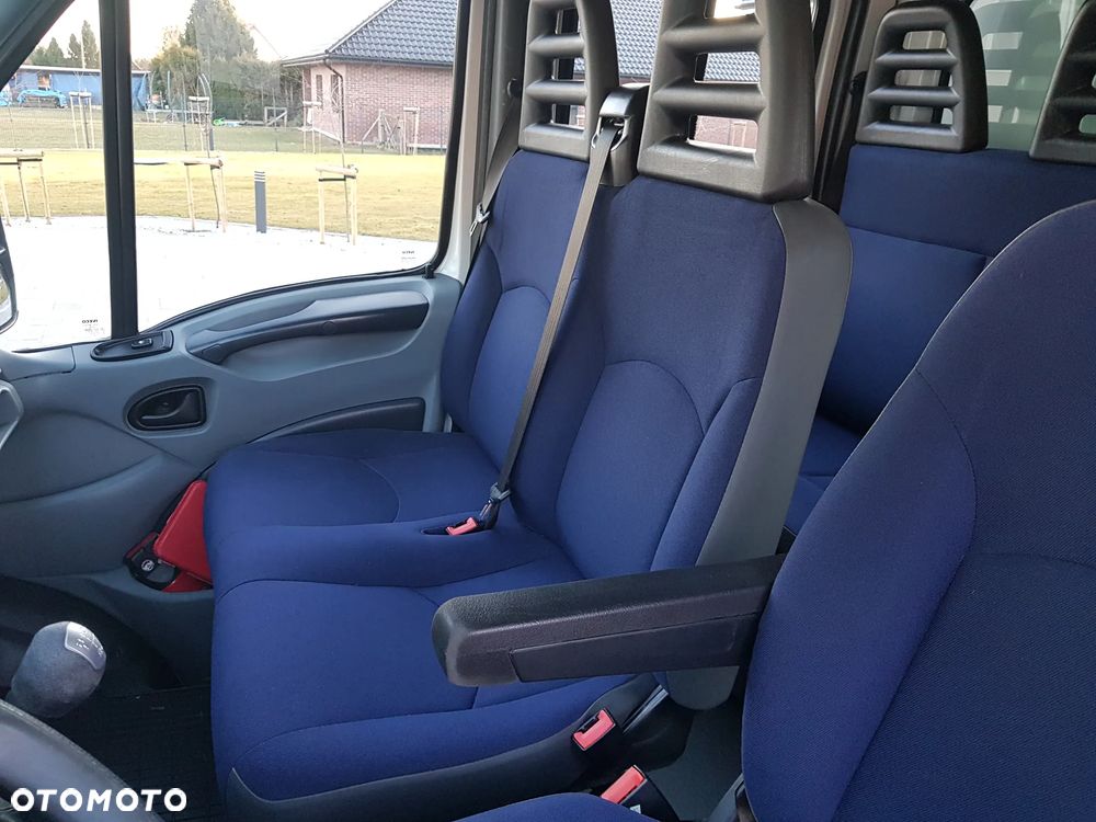 Iveco 35C15 Salon Polska, 7 osobowy + kontener - 21