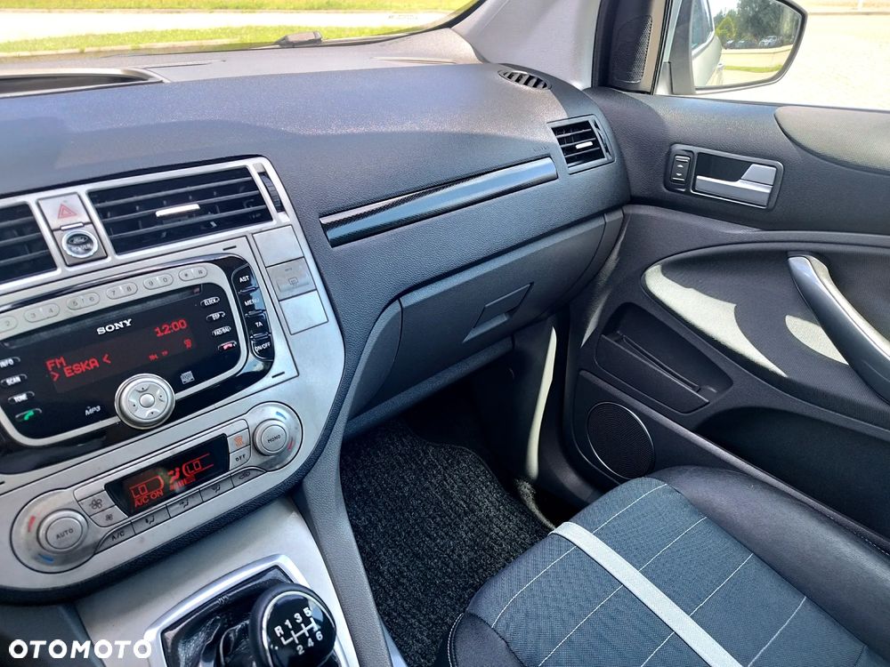 Ford Kuga 2.0 TDCi 4x4 Titanium - 33