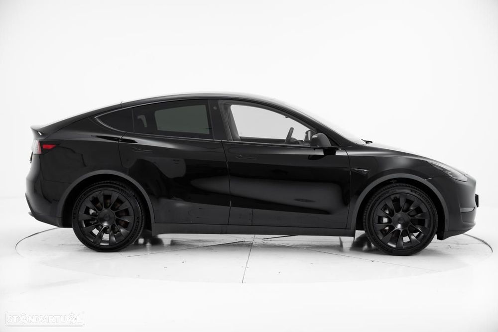 Tesla Model Y Long Range Dual Motor AWD - 3