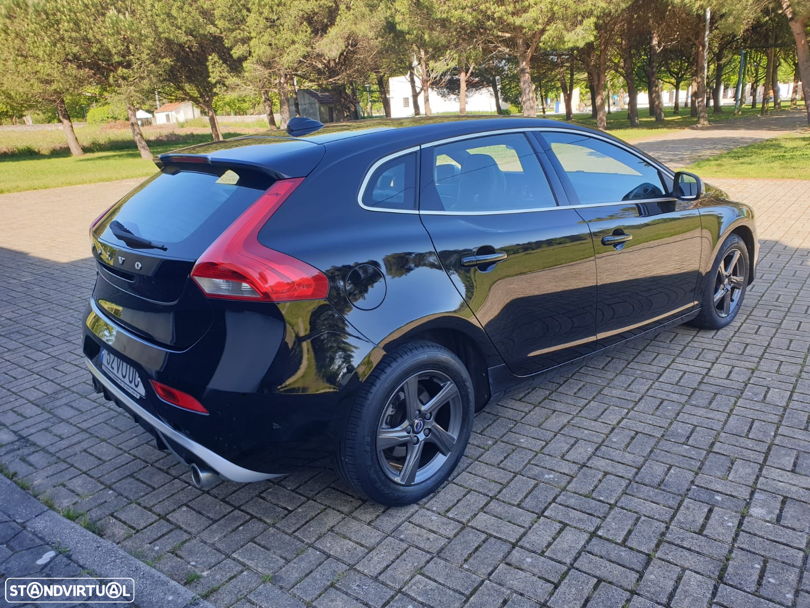 Volvo V40 2.0 D2 R-Design - 5
