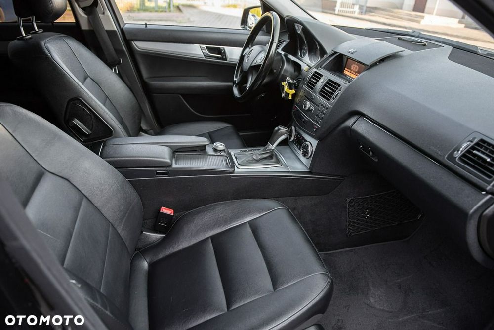 Mercedes-Benz Klasa C 350 CDI DPF 7G-TRONIC BlueEFFICIENCY Avantgarde - 9