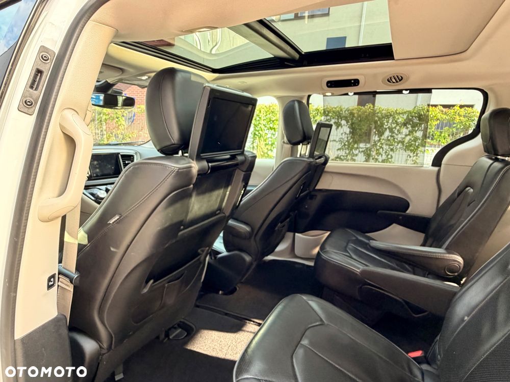 Chrysler Pacifica - 10