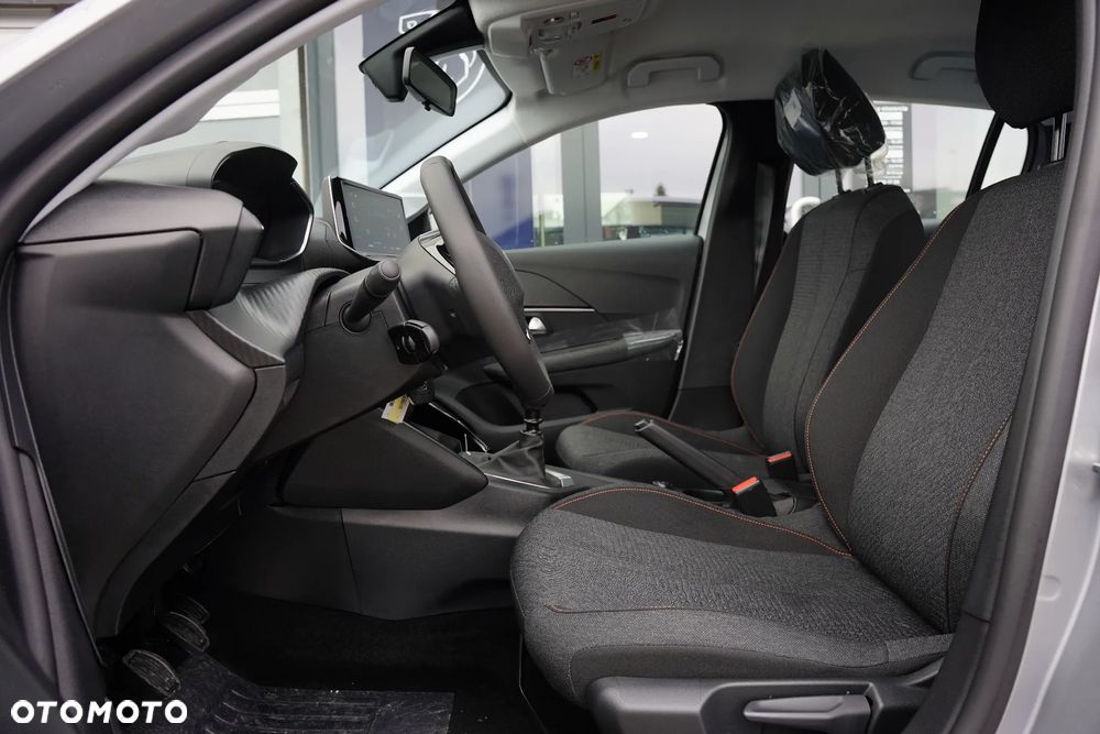 Peugeot 208 - 13