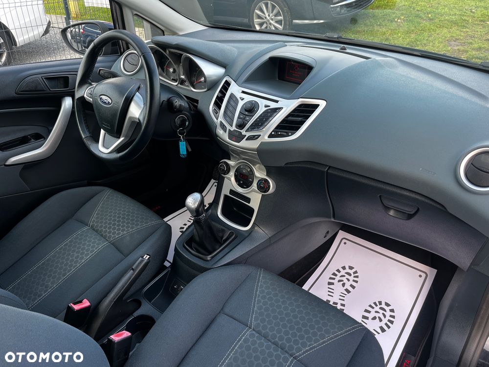 Ford Fiesta 1.4 Titanium - 24