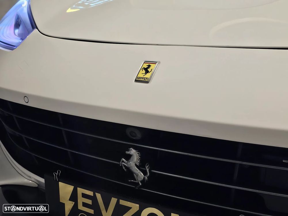 Ferrari GTC4 Lusso T - 39