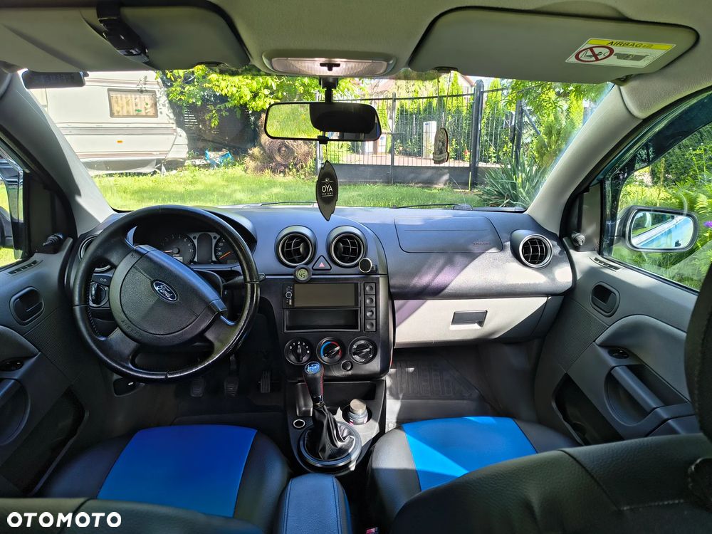 Ford Fiesta - 9