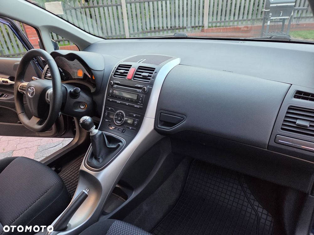 Toyota Auris - 16