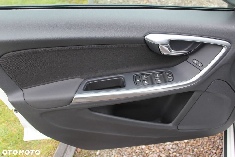 Volvo S60 DRIVe - 19