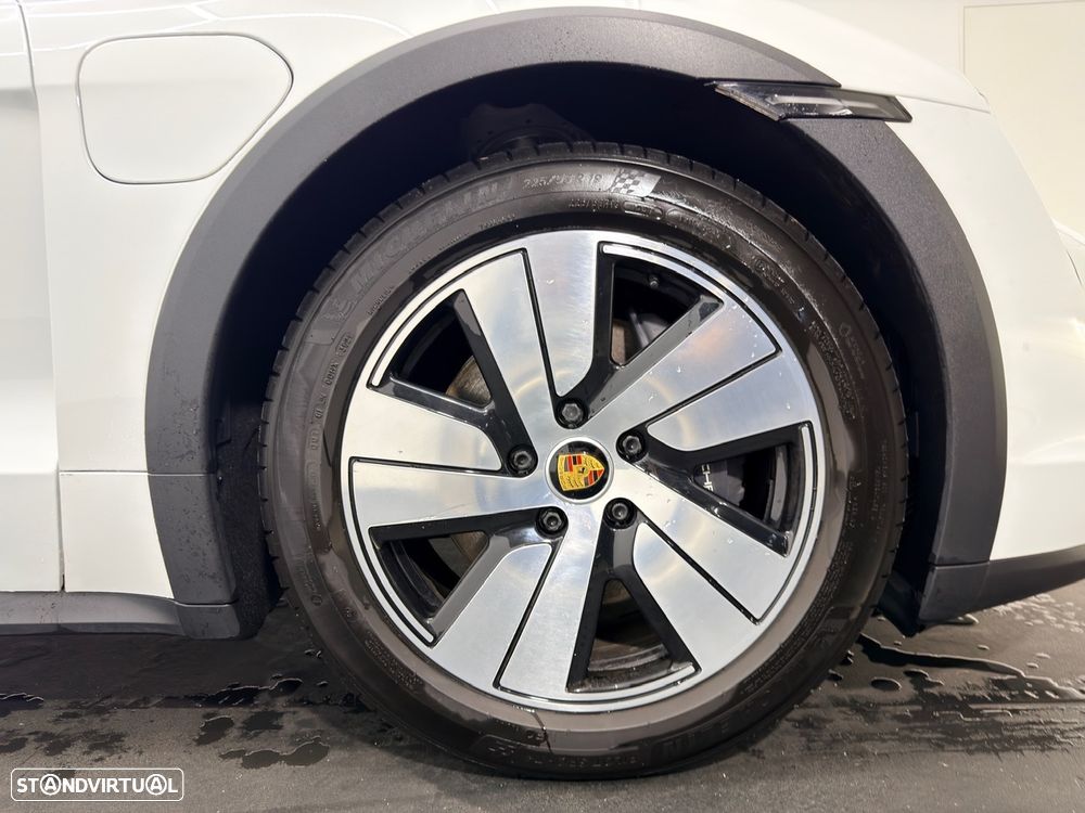 Porsche Taycan Cross Turismo 4 - 44