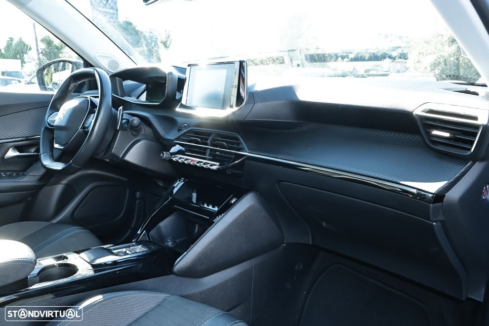 Peugeot 2008 1.2 PureTech Allure Pack EAT8 - 15