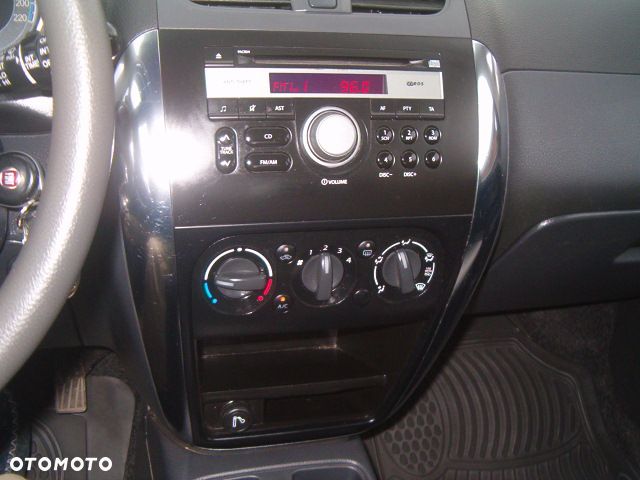 Fiat Sedici - 12