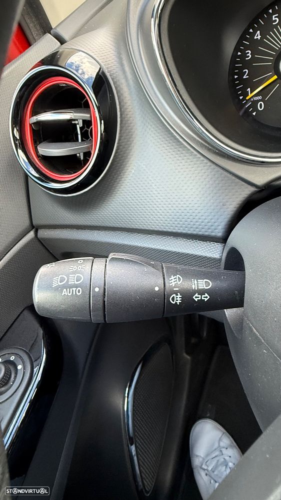 Renault Captur TCe 120 EDC Helly Hansen - 29