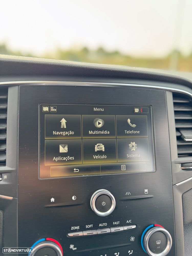 Renault Mégane Sport Tourer ENERGY dCi 110 EDC BUSINESS - 12